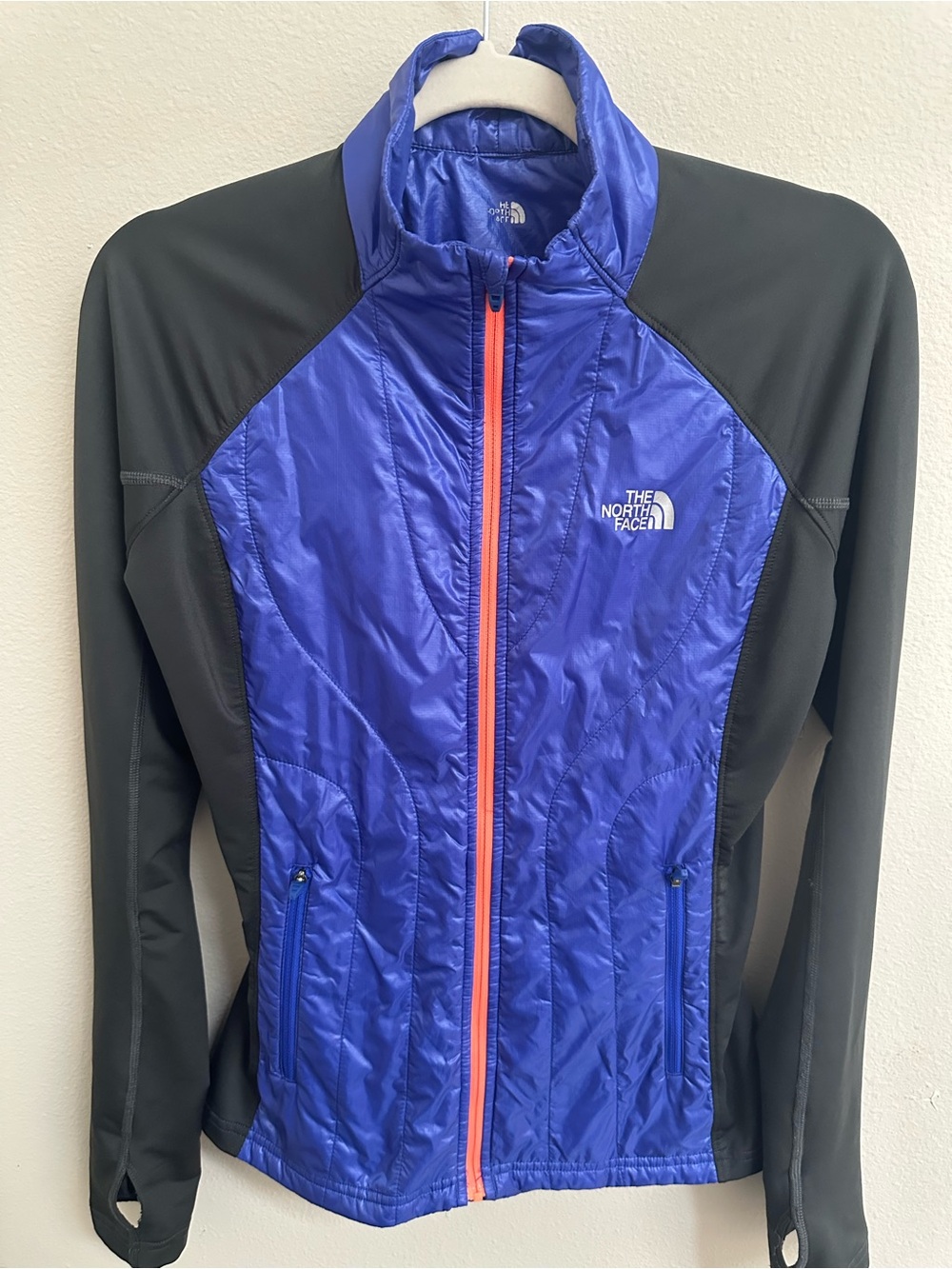 The North Face Women's Royal Blue and Black Hybrid/Runners Jacket, Primaloft.